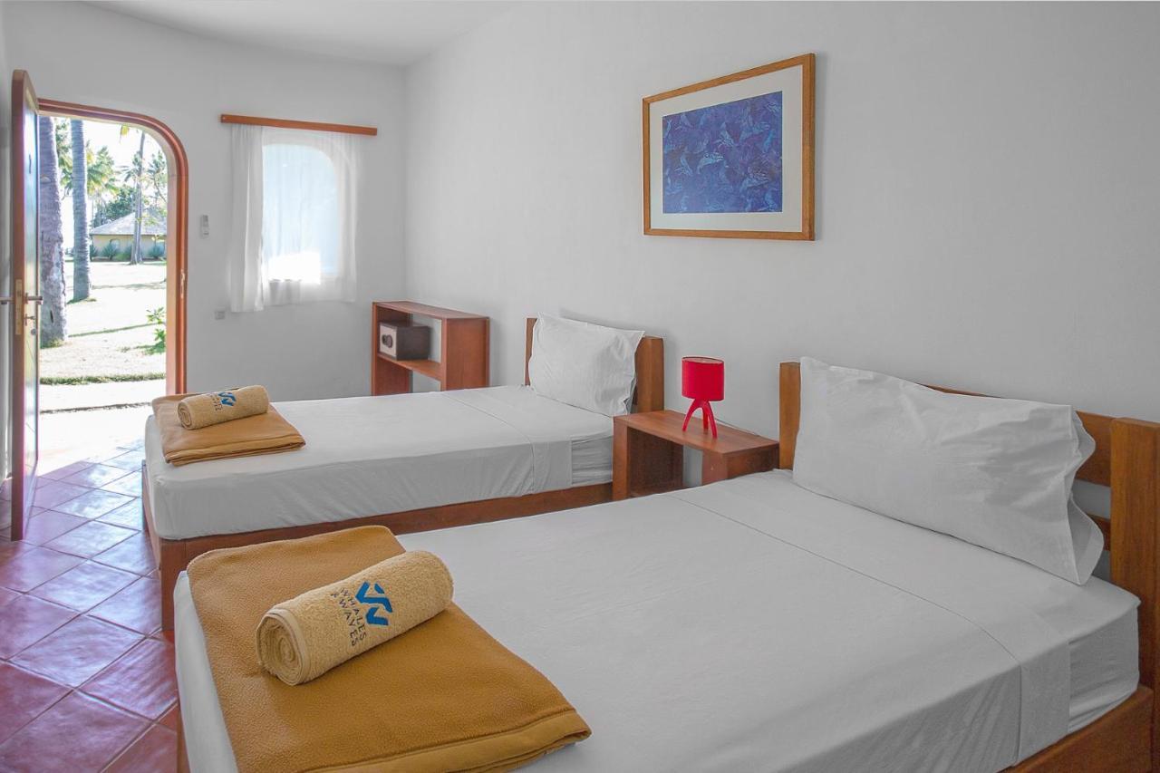 Whales And Waves Hotel Lemonga Eksteriør billede